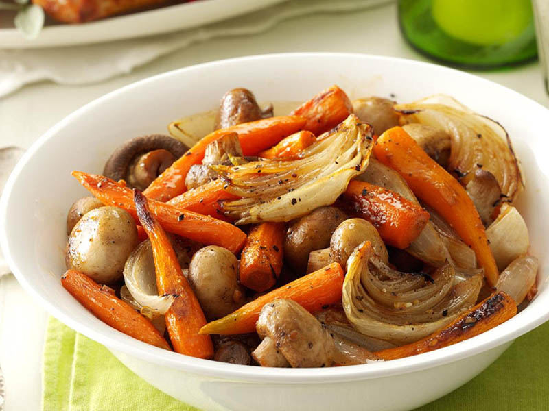 خوراک قارچ و هویج بخارپز یک ناهار سالم