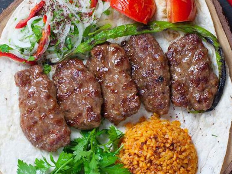 طرز تهیه کتلت با گوشت چرخ کرده خوشمزه 4 نفره