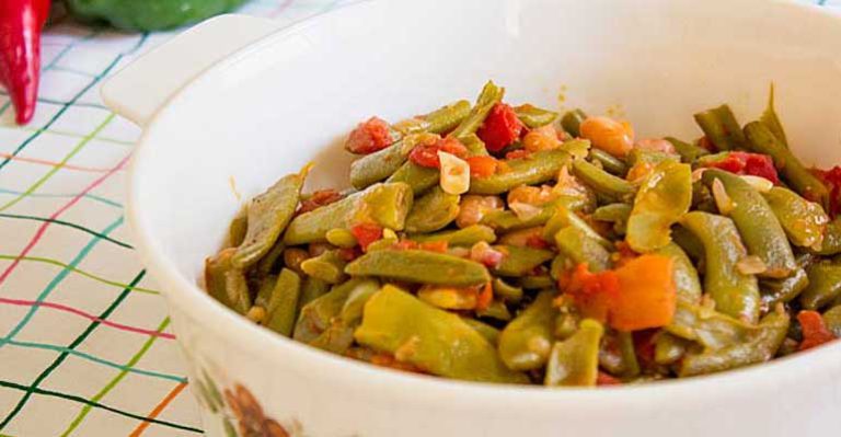 طرز تهیه خورشت لوبیا سبز خوشمزه 4 نفره