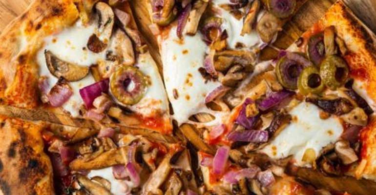 تاریخچه پیتزا قارچ و گوشت