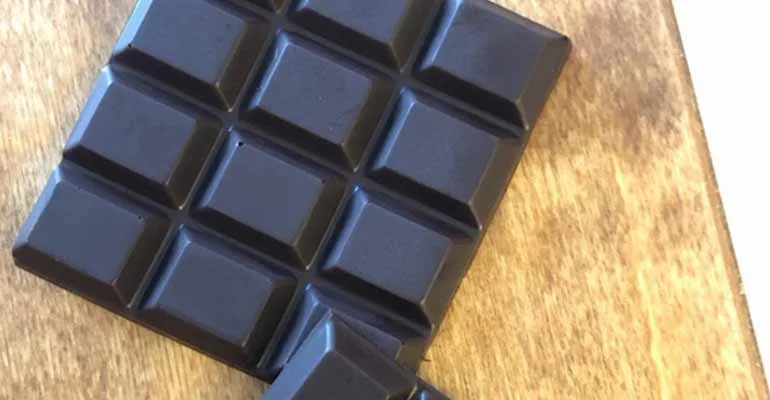طريقة عمل ألواح الشوكولاتة في 5 خطوات 3 صورة لوح الشوكولاتة