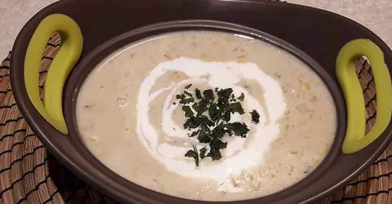 Cómo preparar una sopa de champiñones y cebada al estilo de los restaurantes para 4 personas