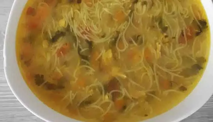 سوپ مرغ با رشته 01