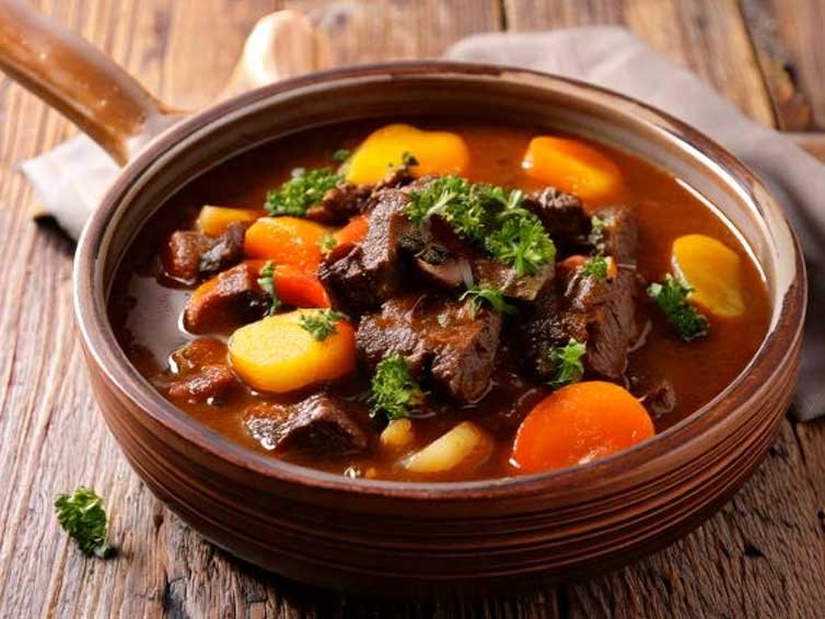 طرز تهیه بیف بورگینیون فرانسوی، خوشمزه از دل آشپزخانه فرانسه