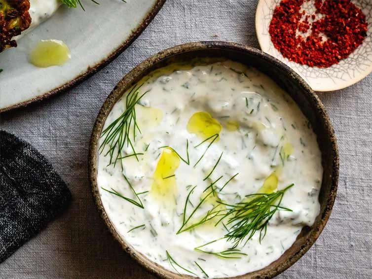 طرز تهیه سس گاردن: یک افزودنی خوشمزه و سالم برای غذاها