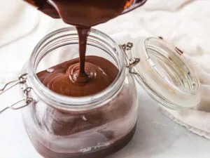 Comment faire une sauce au chocolat sans lait&nbsp;: le secret d’un chef