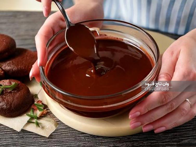 طرز تهیه سس شکلاتی برای کیک خیس مخصوص