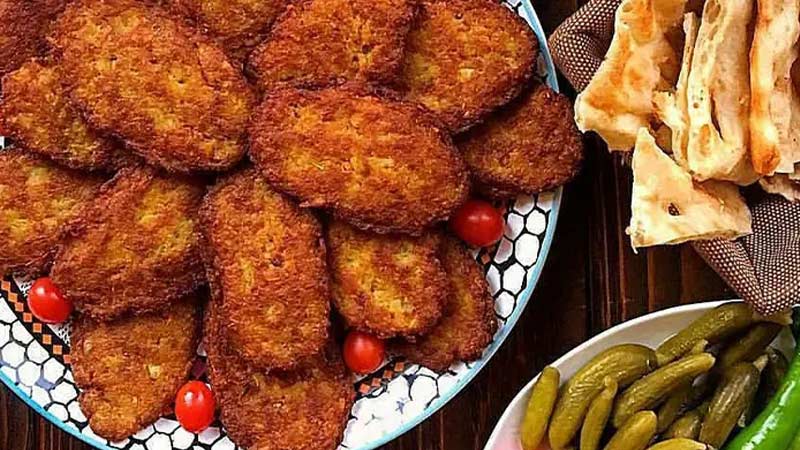 طرز تهیه کتلت با گوشت بوقلمون چرخ کرده 2 طرز تهیه کتلت با گوشت بوقلمون چرخ کرده تصویر 2