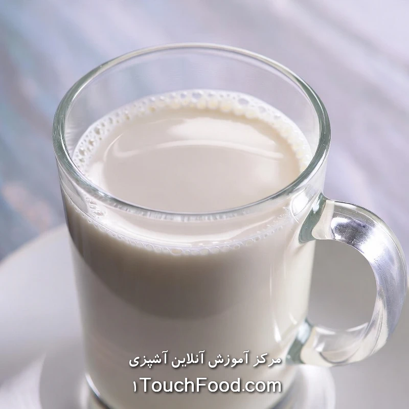 کالری شیر کم چرب و جدول ارزش غذایی آن در 100 گرم دقیق و کامل